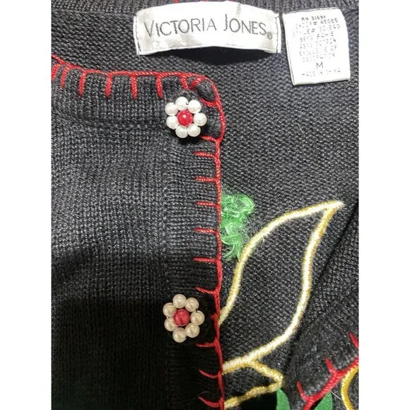 Victoria Jones Christmas Sweater Size Medium Button Up Cardigan - Picture 6 of 11